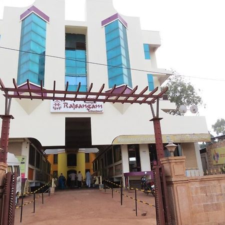 Hotel Rajsangam International Badami Exteriör bild