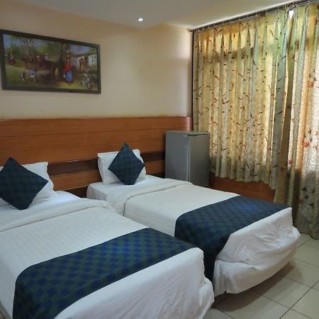 Hotel Rajsangam International Badami Exteriör bild