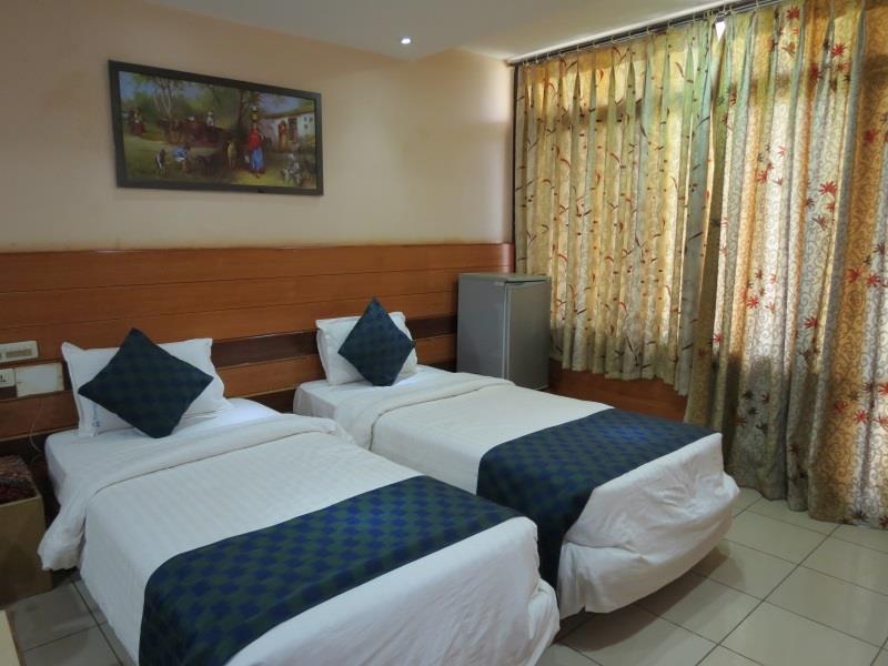 Hotel Rajsangam International Badami Exteriör bild